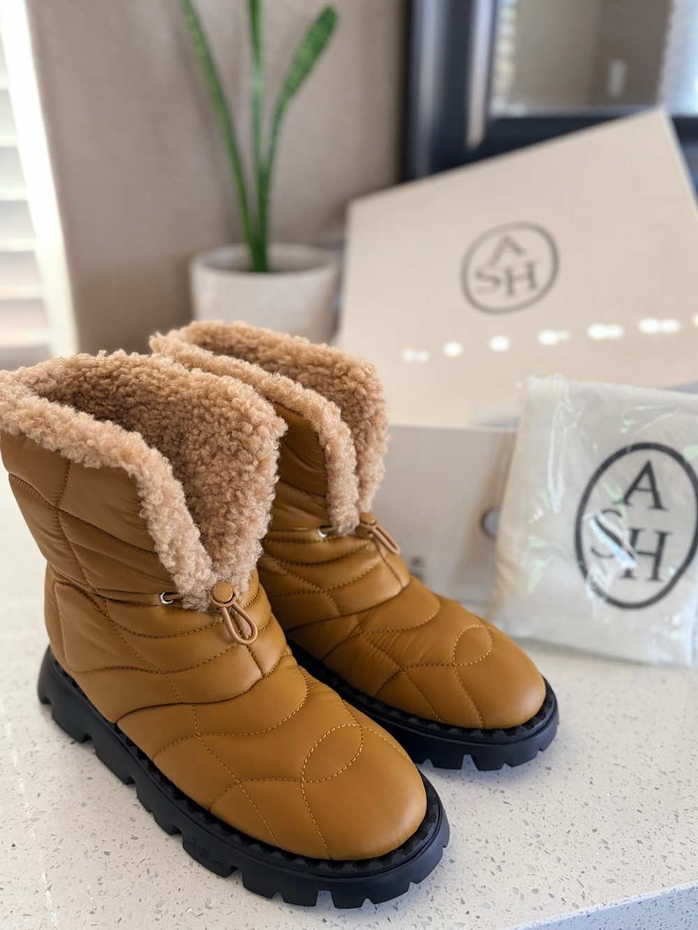 NWT Ash Jennie Camel Golden Brown Quilted Shearling Lined Boots ~7